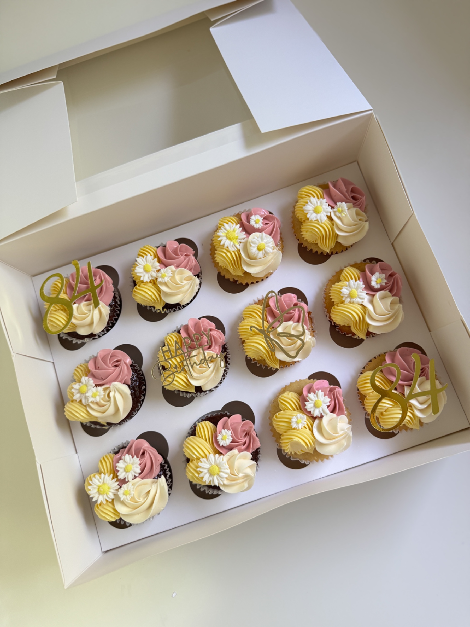 Daisy Cupcakes  — Shannon's Cake Shop
